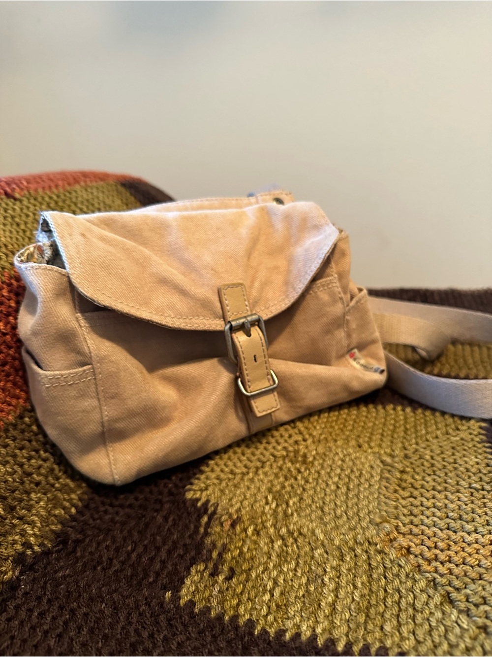Fossil VTG Y2K Beige Canvas Flap Crossbody Bag Floral Buckle Embroidery Boho